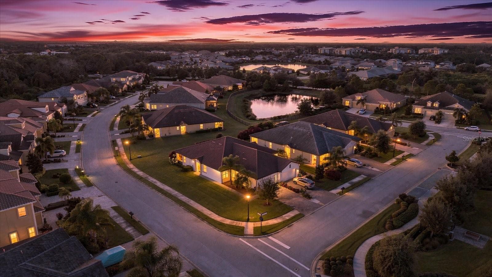 Villa at 2324 SPRINGHAVEN LN, LAKEWOOD RANCH, photo 11 of 62