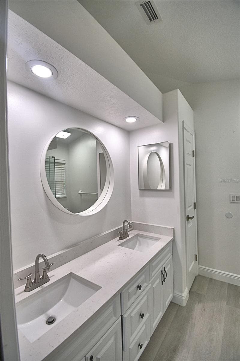 Single Family Residence at 106 HARBOR WAY, AUBURNDALE, photo 22 of 47
