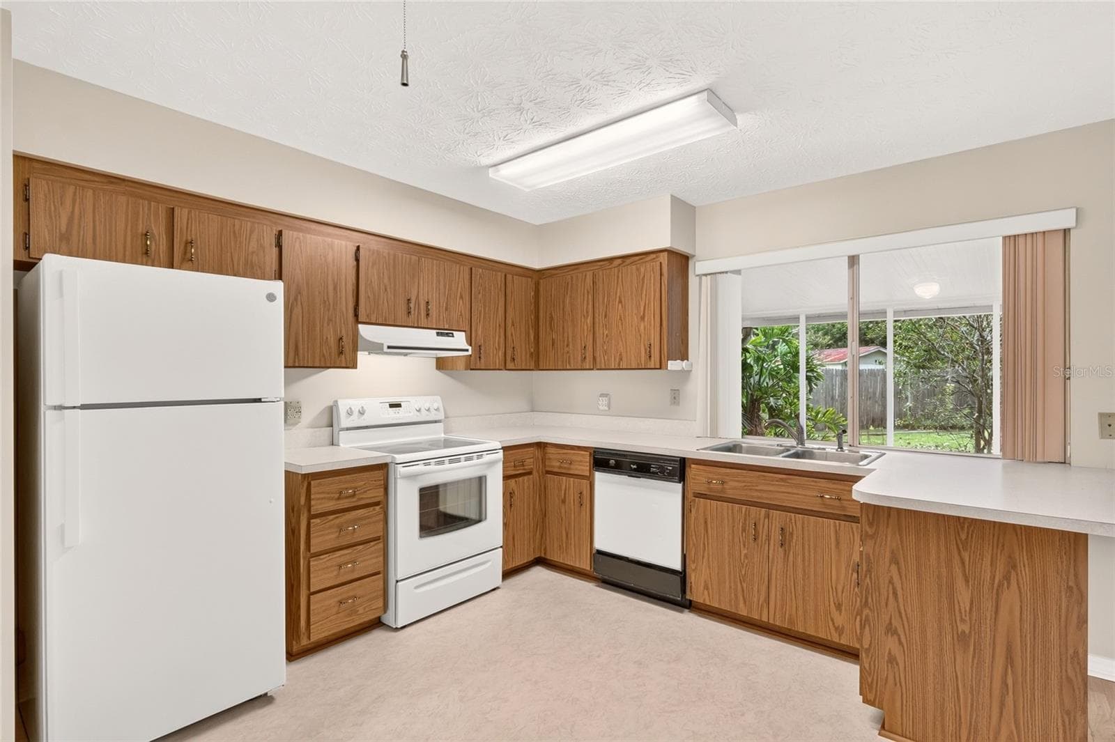 Single Family Residence at 6542 SW COUNTY RD 100A, STARKE, photo 6 of 19