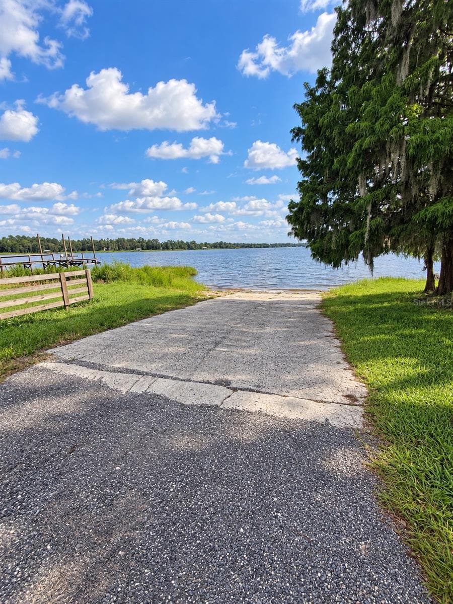 Lake Crosby Boat Ramp - 6542 SW COUNTY RD 100A, STARKE