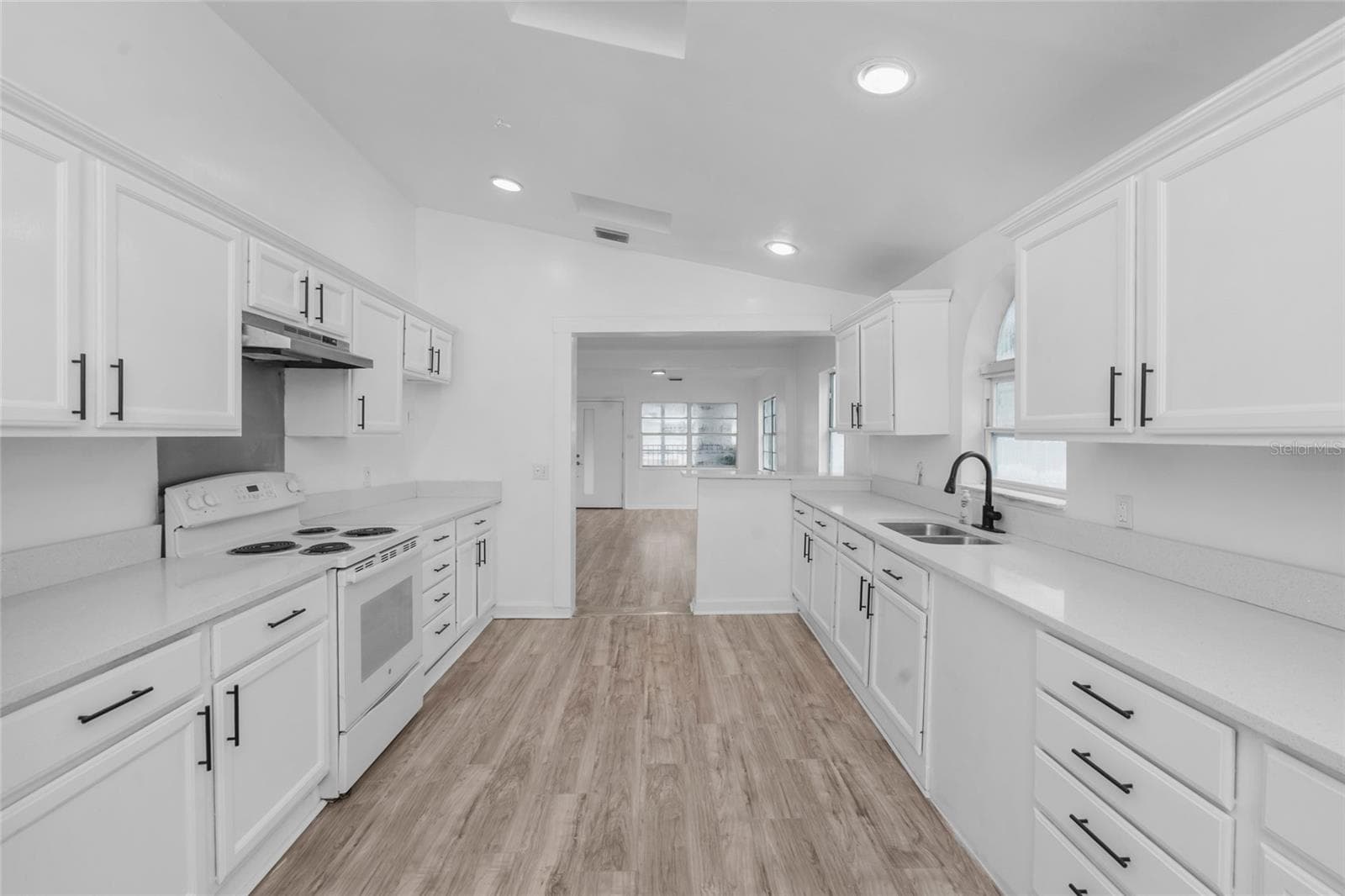 Single Family Residence at 8021 N EDISON AVE, TAMPA, photo 2 of 37