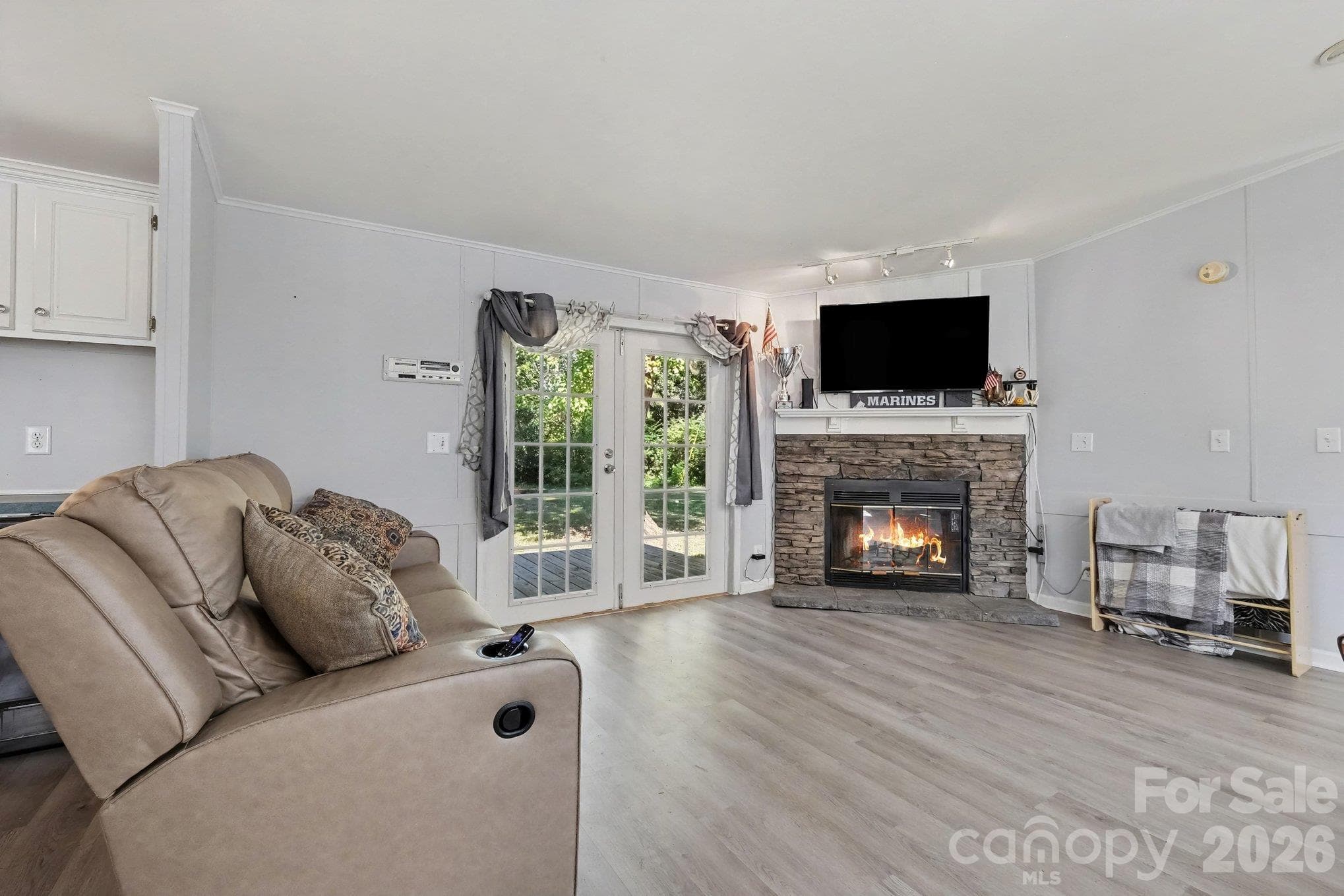 Single Family Residence at 4833 Maralane Trail, Denver, photo 7 of 37