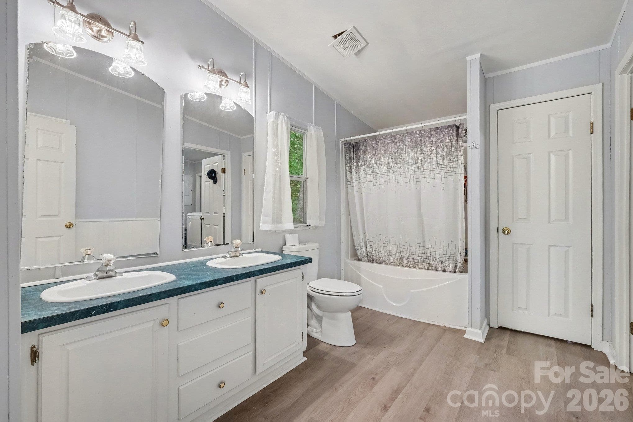 Single Family Residence at 4833 Maralane Trail, Denver, photo 18 of 37