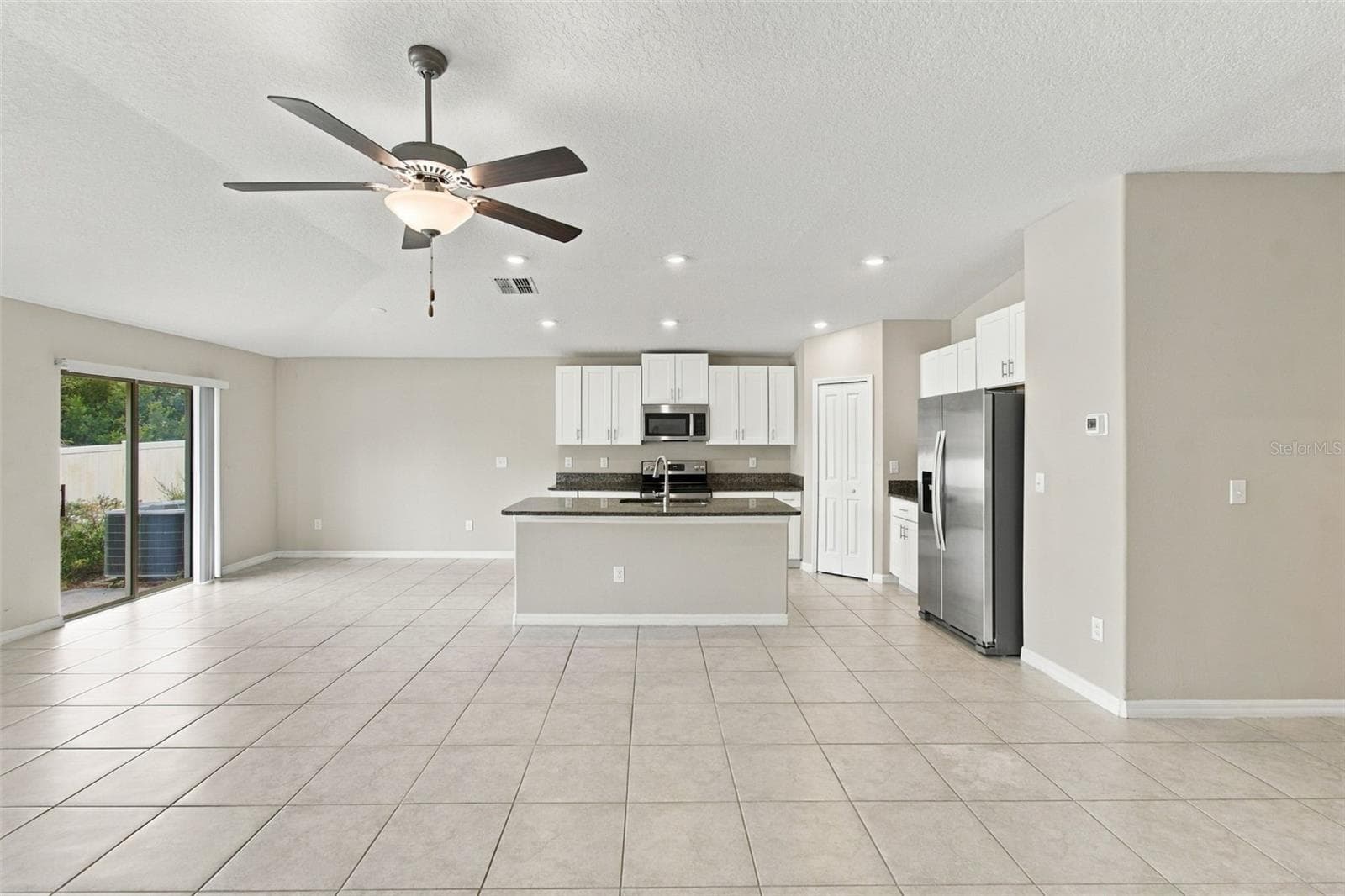 Single Family Residence at 12903 WILDFLOWER MEADOW DR, RIVERVIEW, photo 9 of 87
