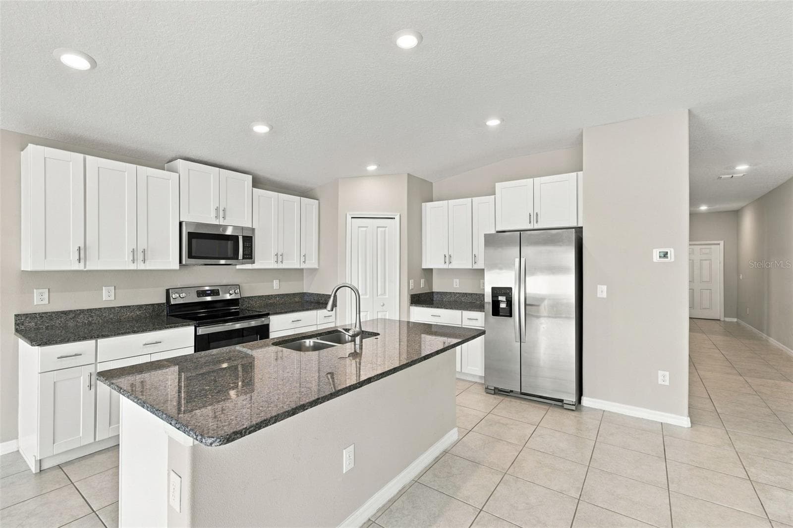 Single Family Residence at 12903 WILDFLOWER MEADOW DR, RIVERVIEW, photo 11 of 87