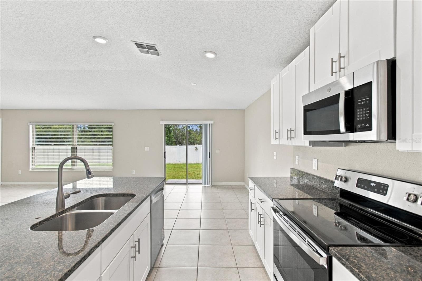 Single Family Residence at 12903 WILDFLOWER MEADOW DR, RIVERVIEW, photo 15 of 87