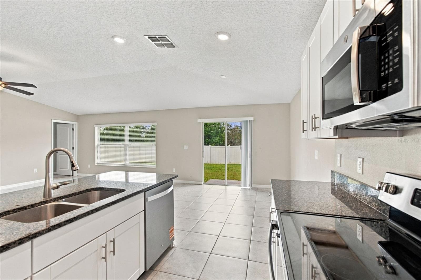 Single Family Residence at 12903 WILDFLOWER MEADOW DR, RIVERVIEW, photo 16 of 87