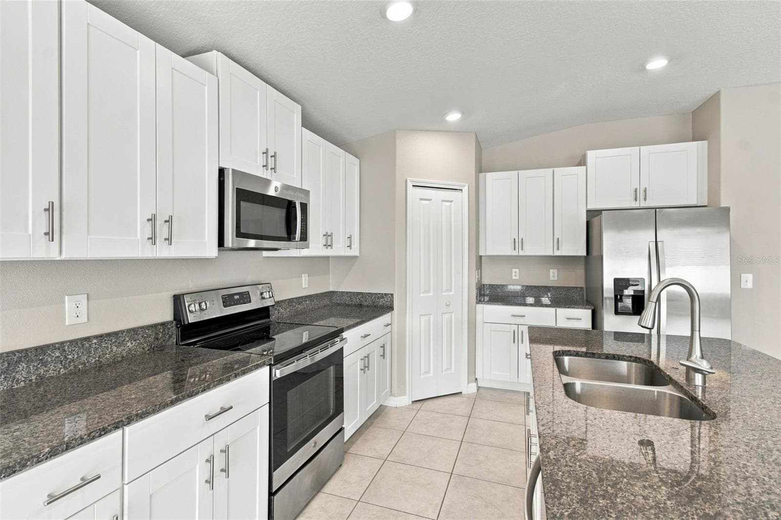 Single Family Residence at 12903 WILDFLOWER MEADOW DR, RIVERVIEW, photo 20 of 87