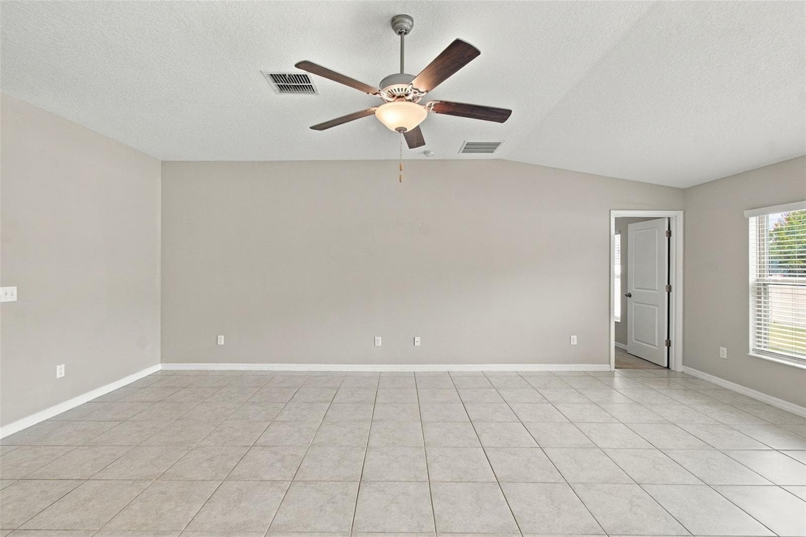 Single Family Residence at 12903 WILDFLOWER MEADOW DR, RIVERVIEW, photo 25 of 87