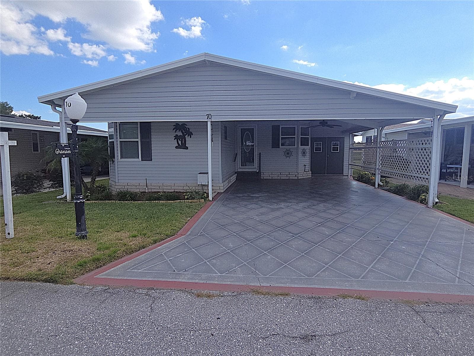 70 STRAPHMORE DR