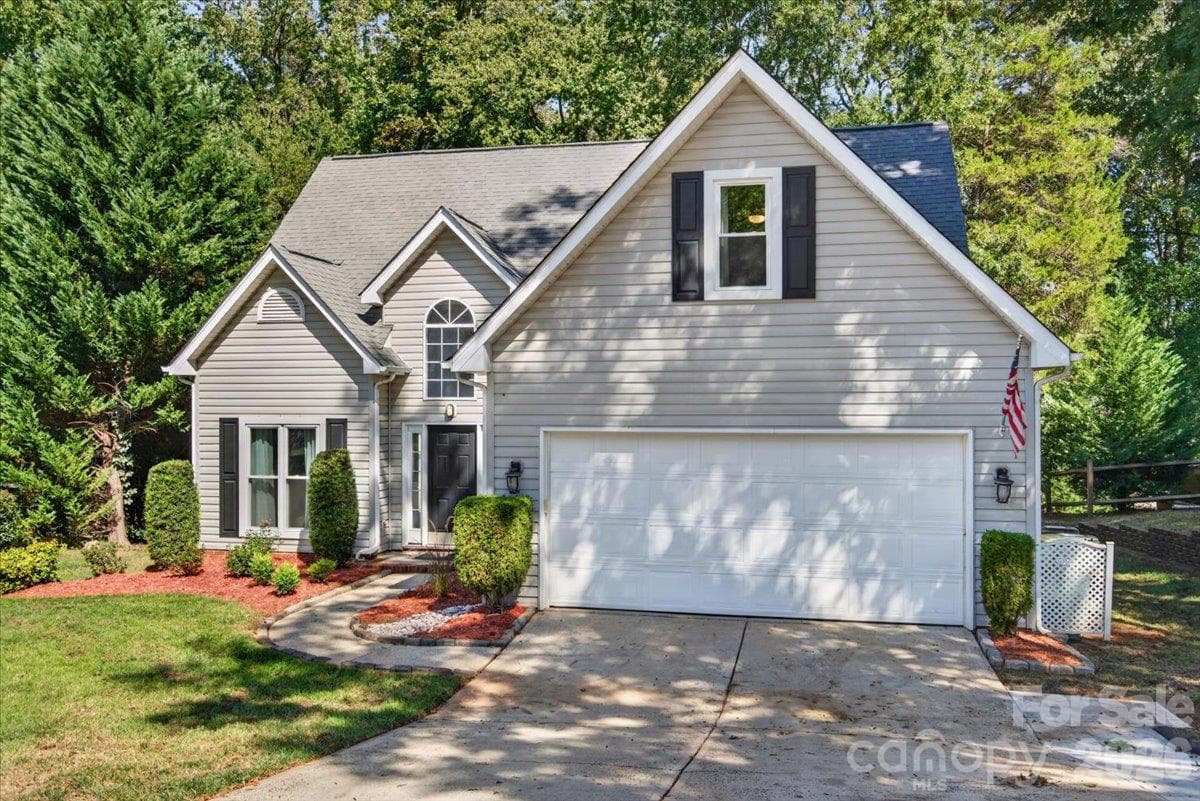 Single Family Residence at 3688 Lake Spring Avenue, Concord, photo 2 of 48