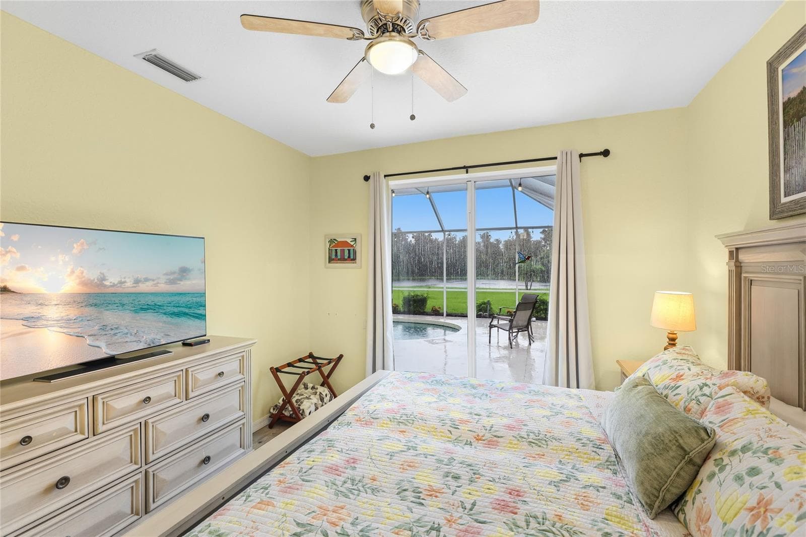 Guest room with private lanai and pool access - 3306 LITTLE COUNTRY RD, PARRISH