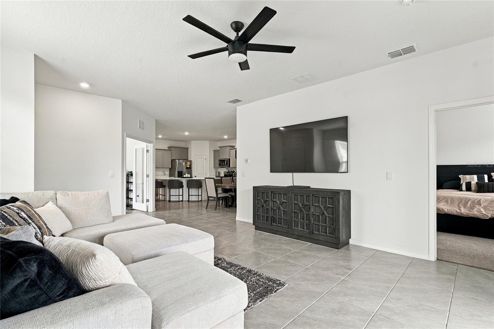 Villa at 8514 BOLD CYPRESS LN, WESLEY CHAPEL, photo 4 of 48