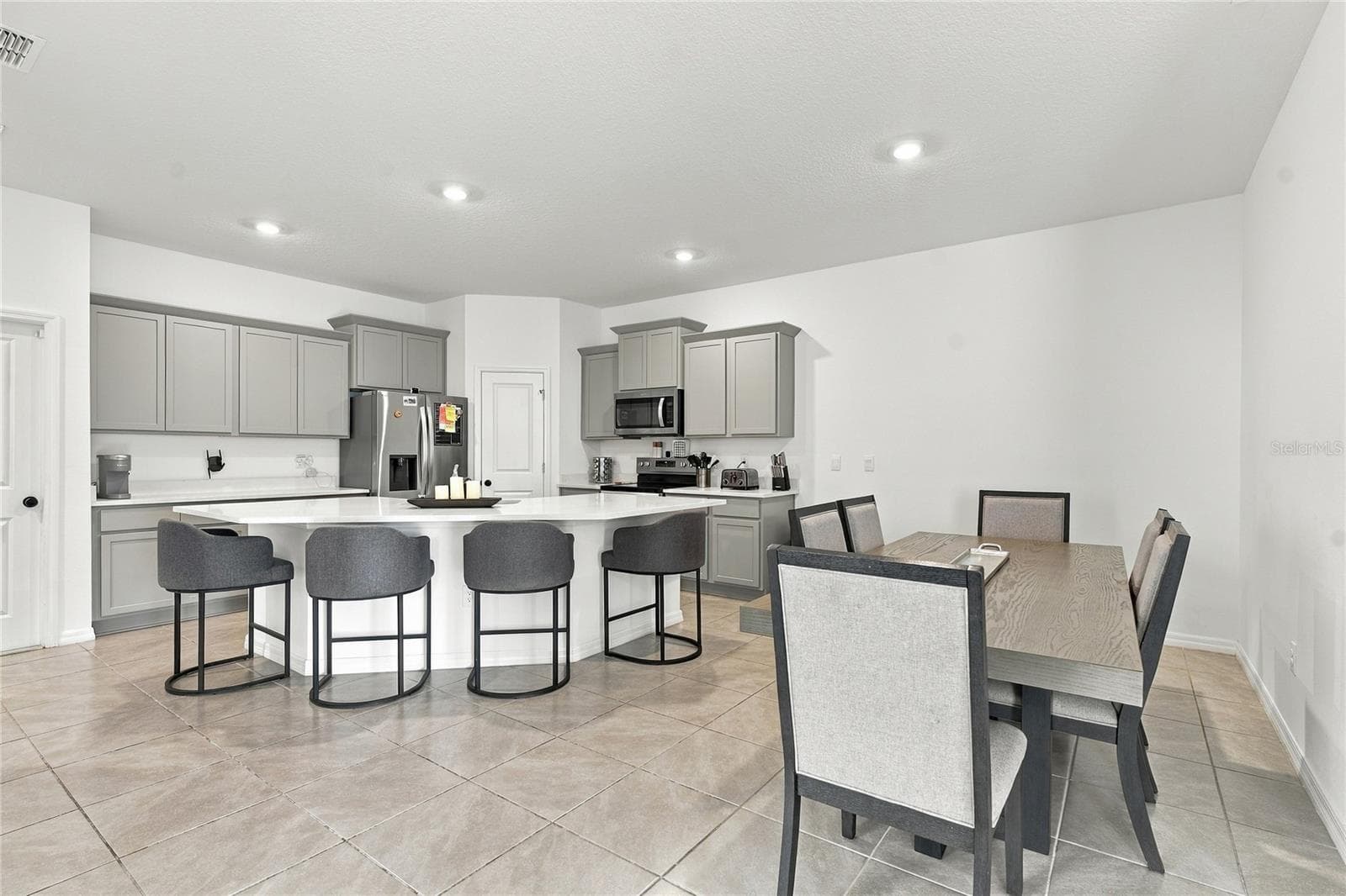 Villa at 8514 BOLD CYPRESS LN, WESLEY CHAPEL, photo 8 of 48