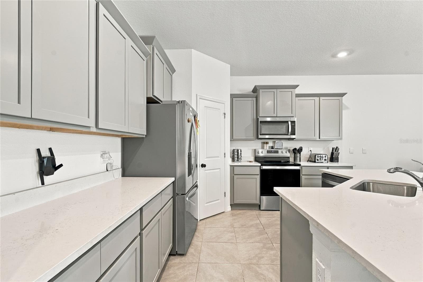 Villa at 8514 BOLD CYPRESS LN, WESLEY CHAPEL, photo 14 of 48