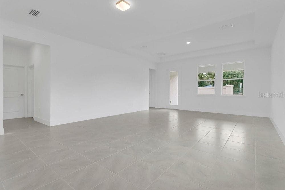 Single Family Residence at 118 ELENA LAVIN CIR, ORLANDO, photo 4 of 30