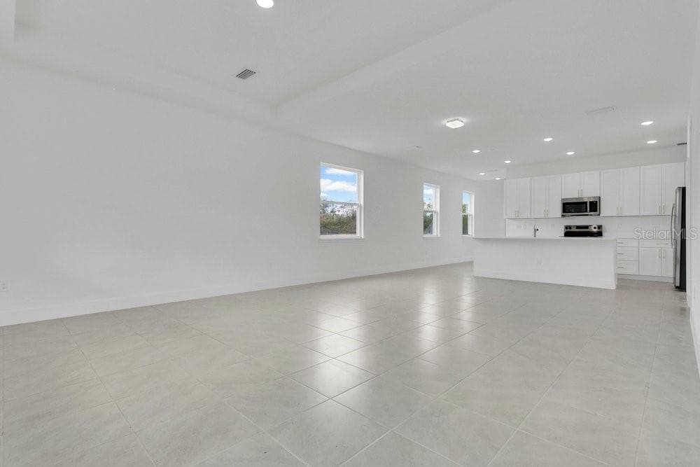Single Family Residence at 118 ELENA LAVIN CIR, ORLANDO, photo 5 of 30