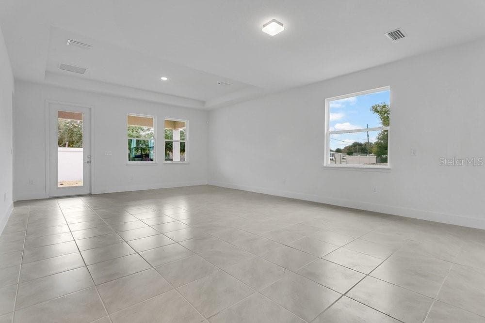 Single Family Residence at 118 ELENA LAVIN CIR, ORLANDO, photo 6 of 30