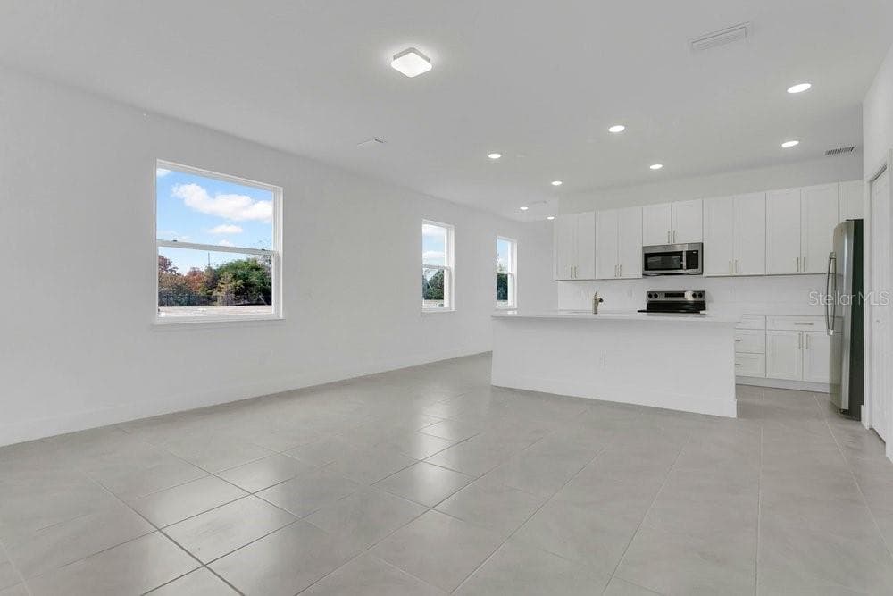 Single Family Residence at 118 ELENA LAVIN CIR, ORLANDO, photo 10 of 30