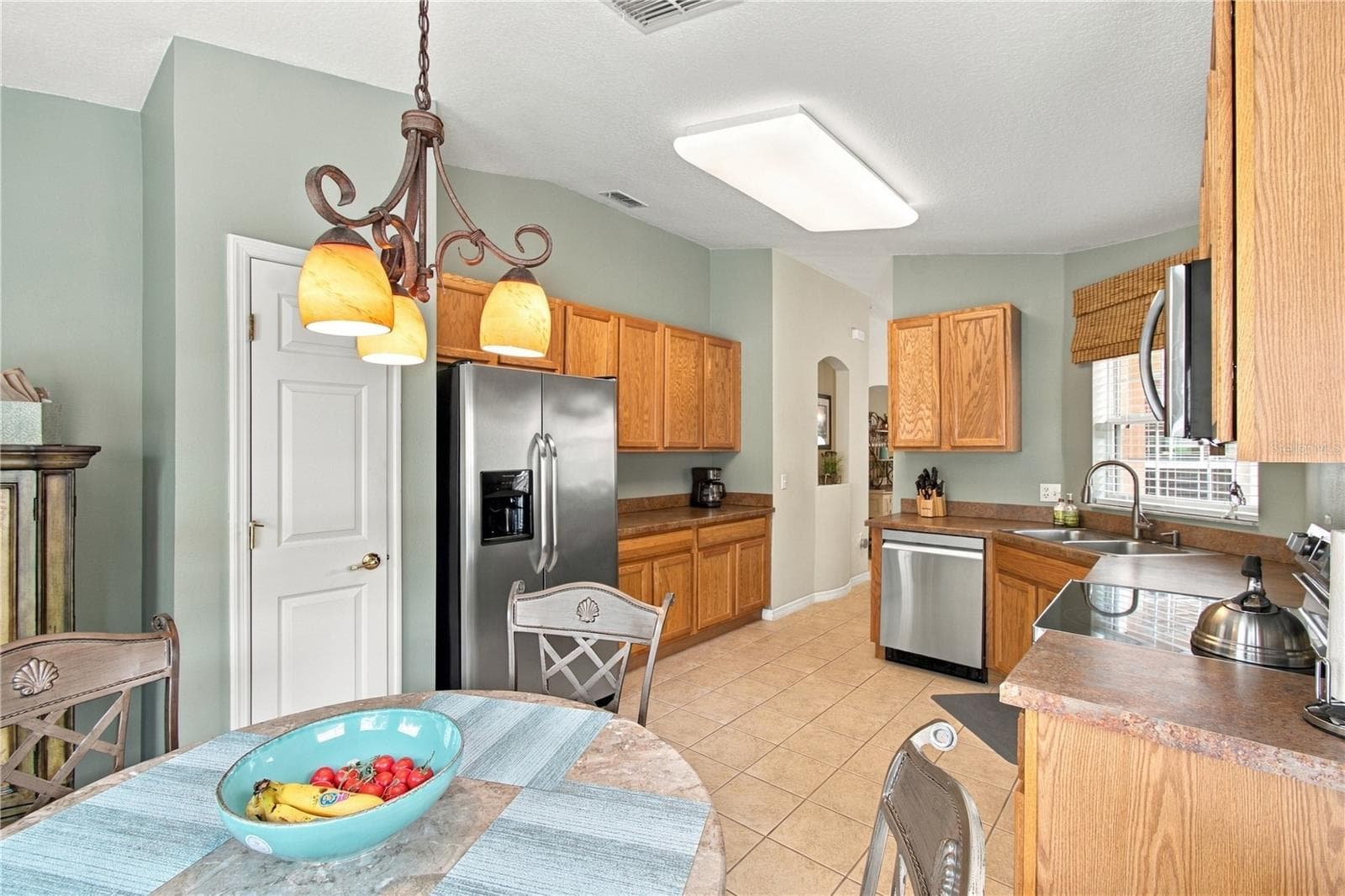 SPACIOUS KITCHEN - 516 GRAND CANAL DR, POINCIANA