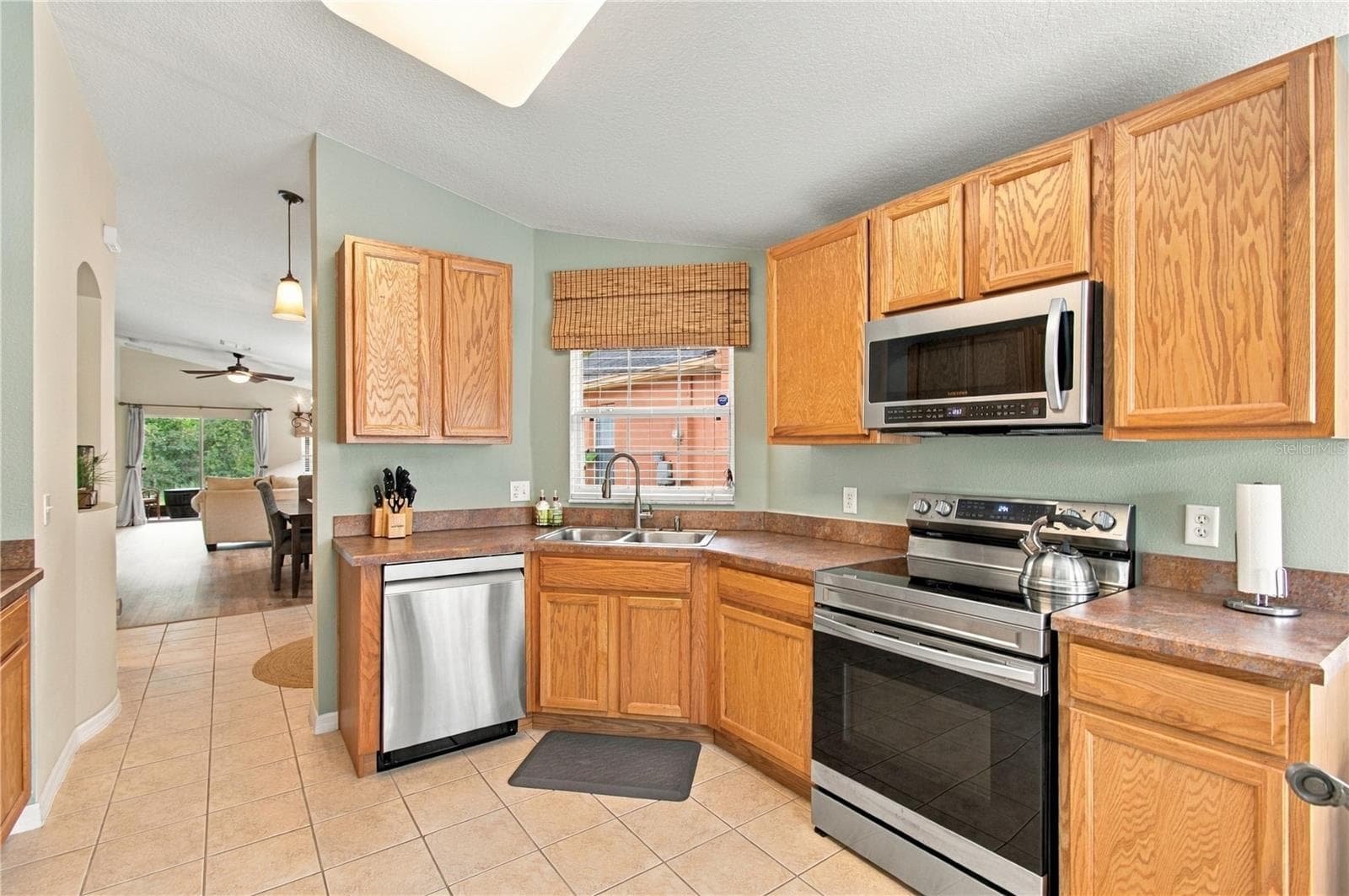 STAINLESS STEEL APPLINACES - 516 GRAND CANAL DR, POINCIANA