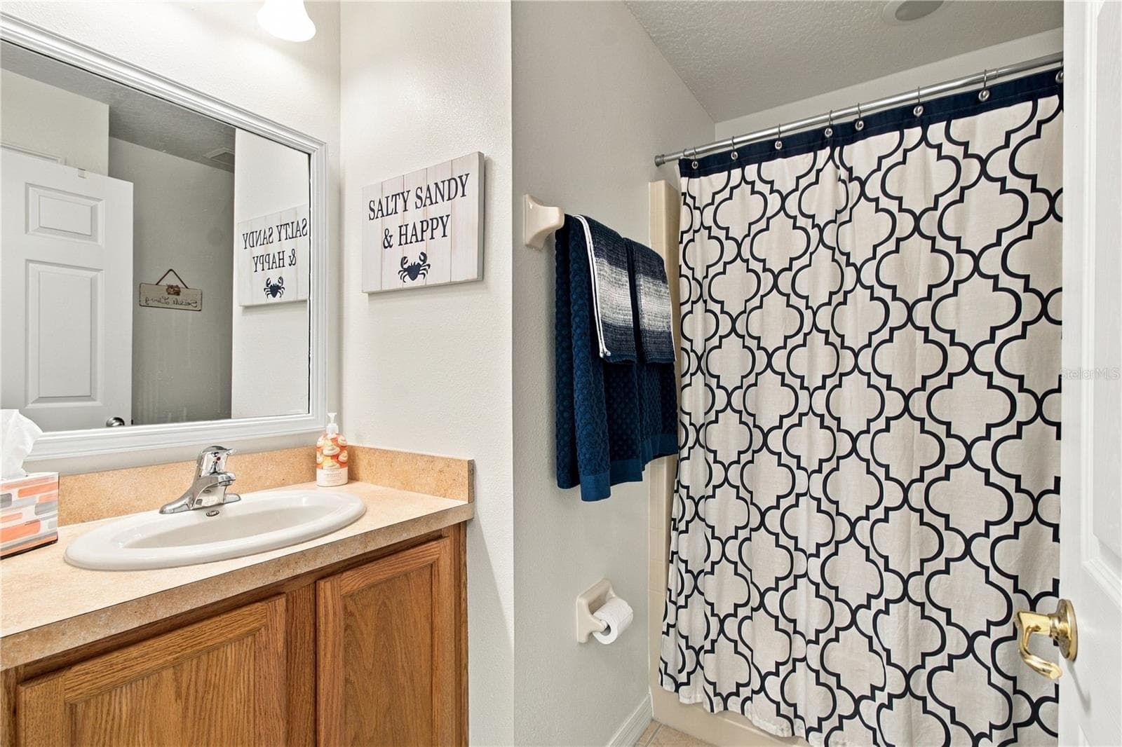 SEOND FULL BATH - 516 GRAND CANAL DR, POINCIANA