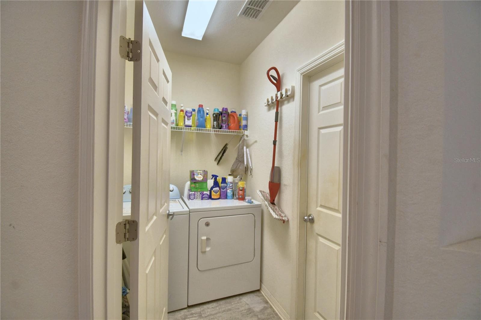 Single Family Residence at 207 SANDESTIN DR, HAINES CITY, photo 12 of 32