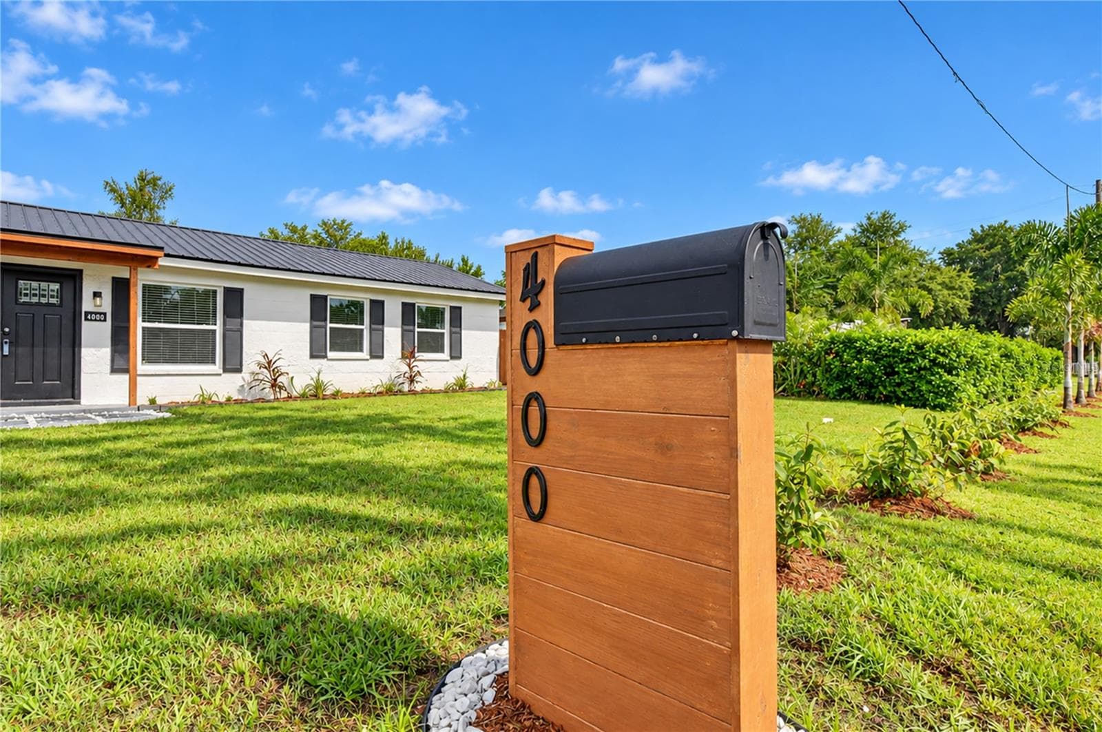 Single Family Residence at 4000 W WALLACE AVE, TAMPA, photo 3 of 54