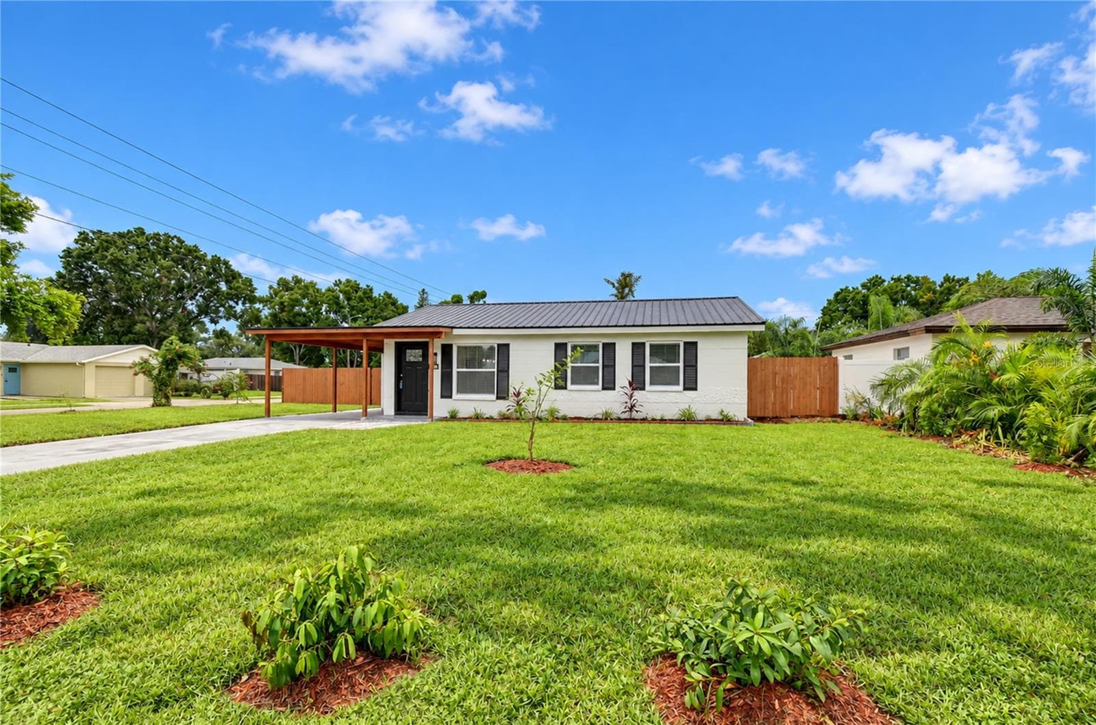 Single Family Residence at 4000 W WALLACE AVE, TAMPA, photo 4 of 54