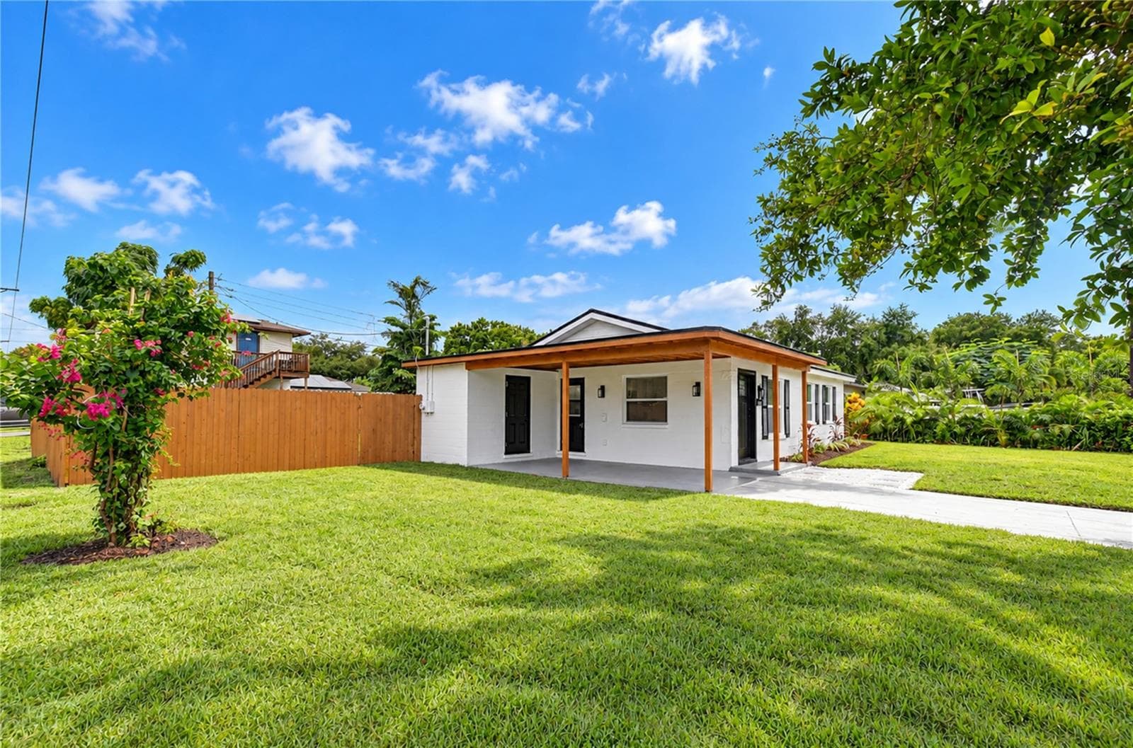 Single Family Residence at 4000 W WALLACE AVE, TAMPA, photo 5 of 54