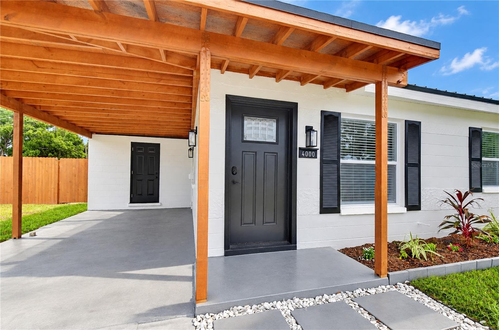 Single Family Residence at 4000 W WALLACE AVE, TAMPA, photo 8 of 54