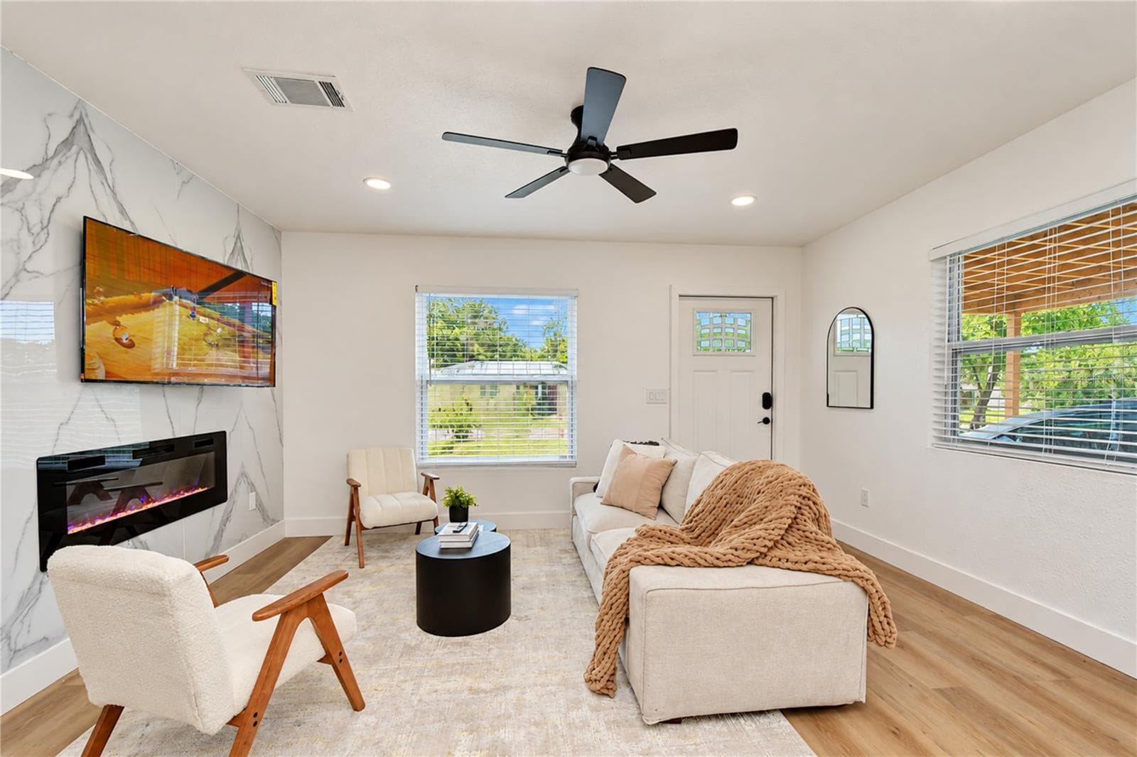 Single Family Residence at 4000 W WALLACE AVE, TAMPA, photo 11 of 54