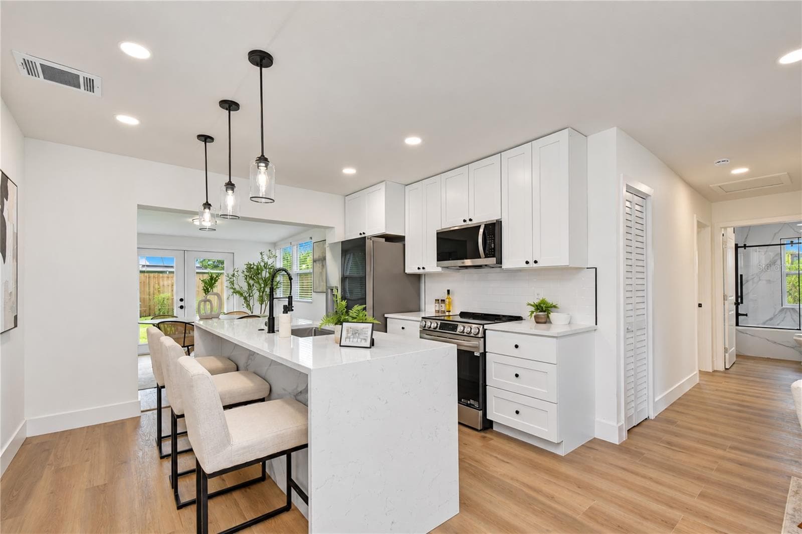 Single Family Residence at 4000 W WALLACE AVE, TAMPA, photo 15 of 54