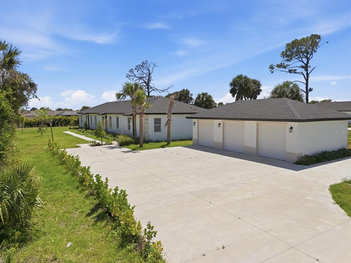 Triplex at 191 ROTONDA BLVD W, PLACIDA, photo 2 of 16