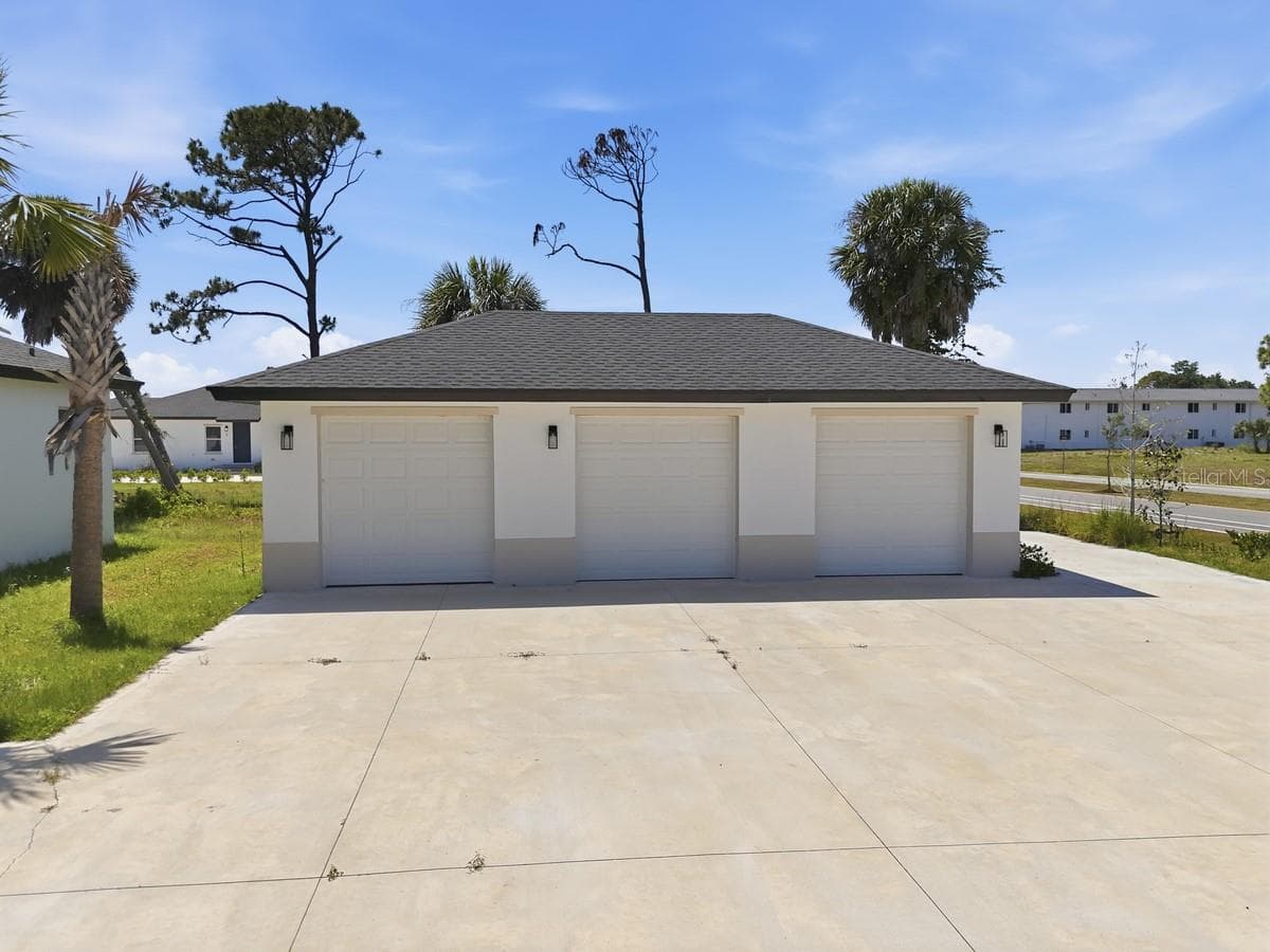 Triplex at 191 ROTONDA BLVD W, PLACIDA, photo 15 of 16
