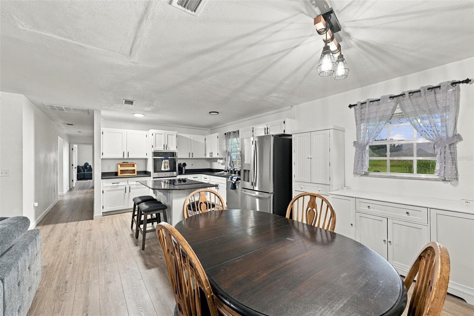 Single Family Residence at 9124 CAREY RD, LITHIA, photo 9 of 60