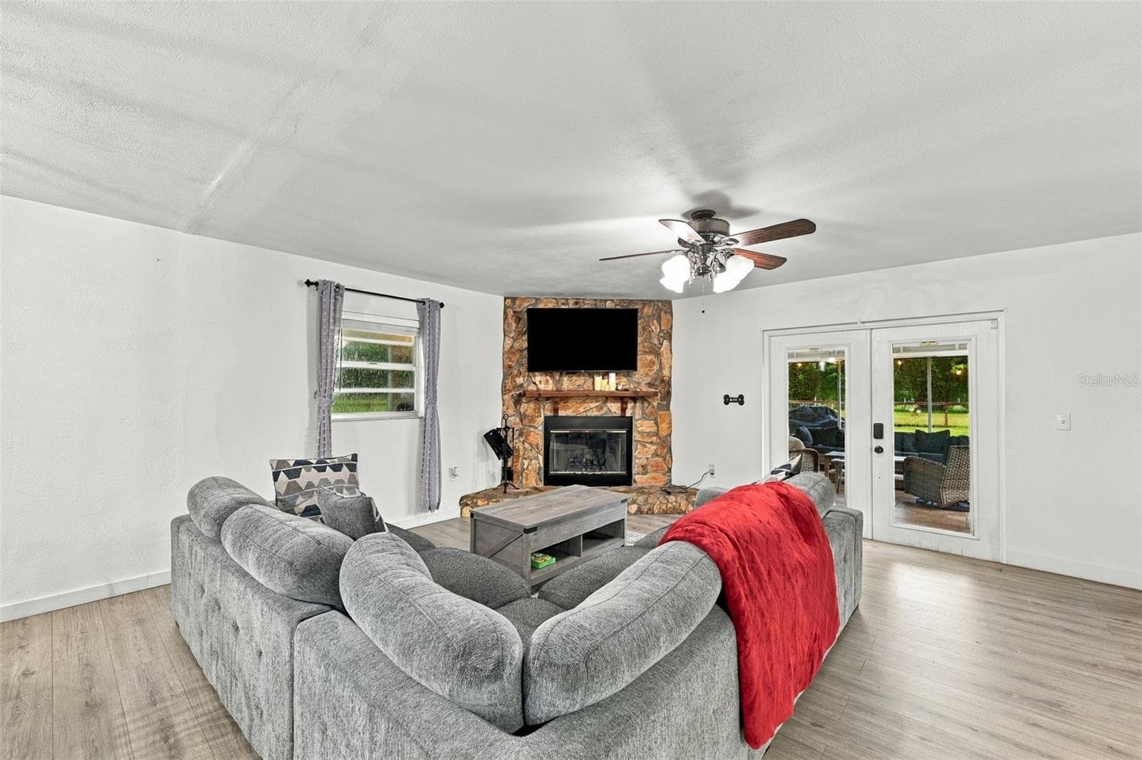 Single Family Residence at 9124 CAREY RD, LITHIA, photo 15 of 60