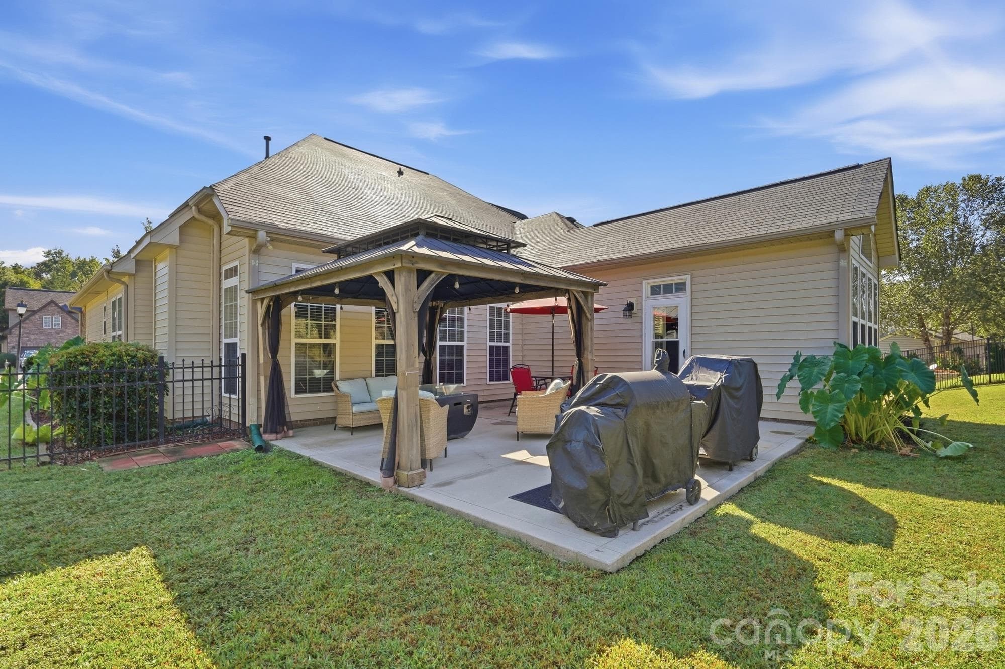 Single Family Residence at 10110 Loch Lomond Drive, Charlotte, photo 27 of 29