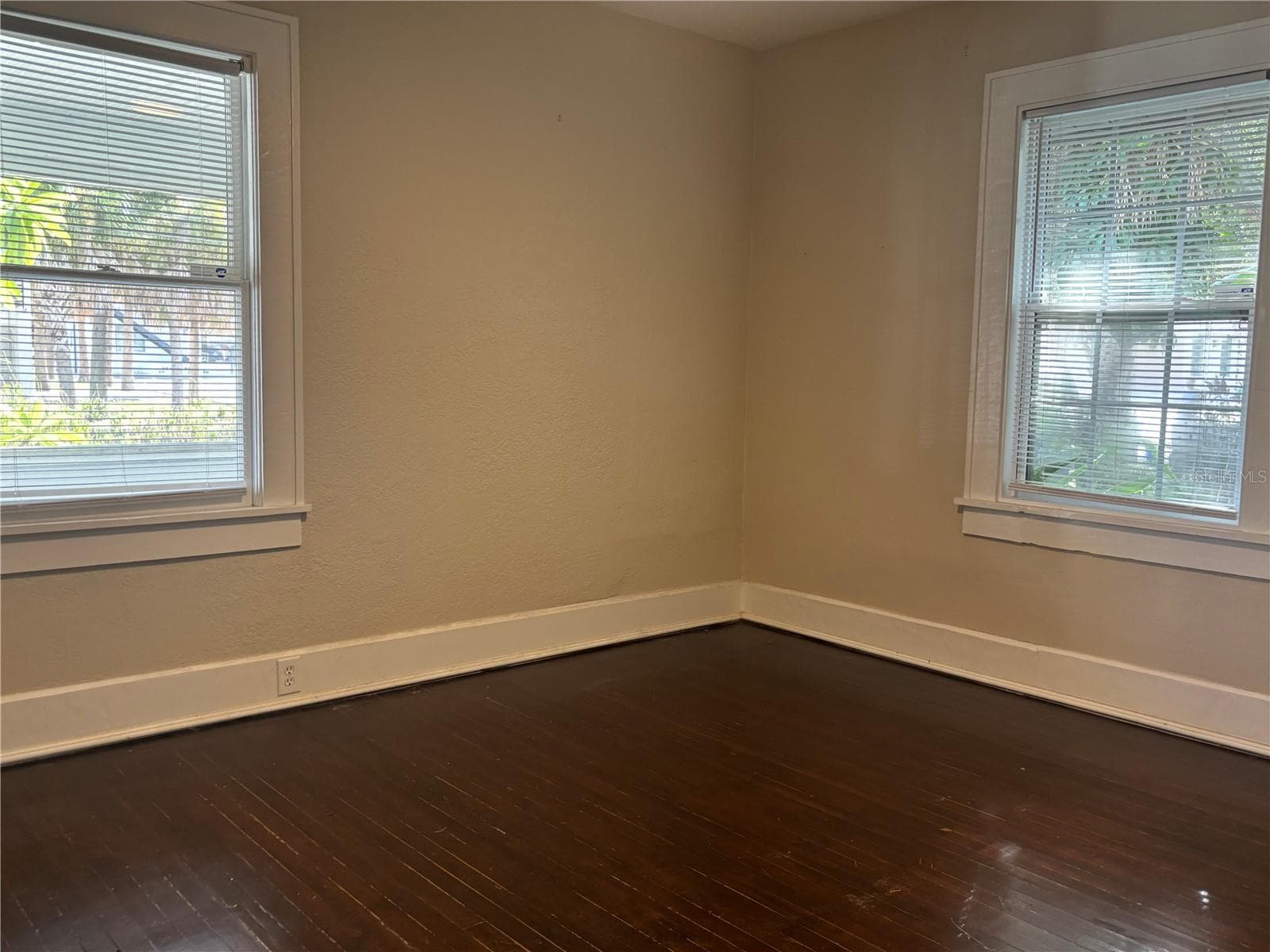 Single Family Residence at 833 11TH AVE N, ST PETERSBURG, photo 11 of 32