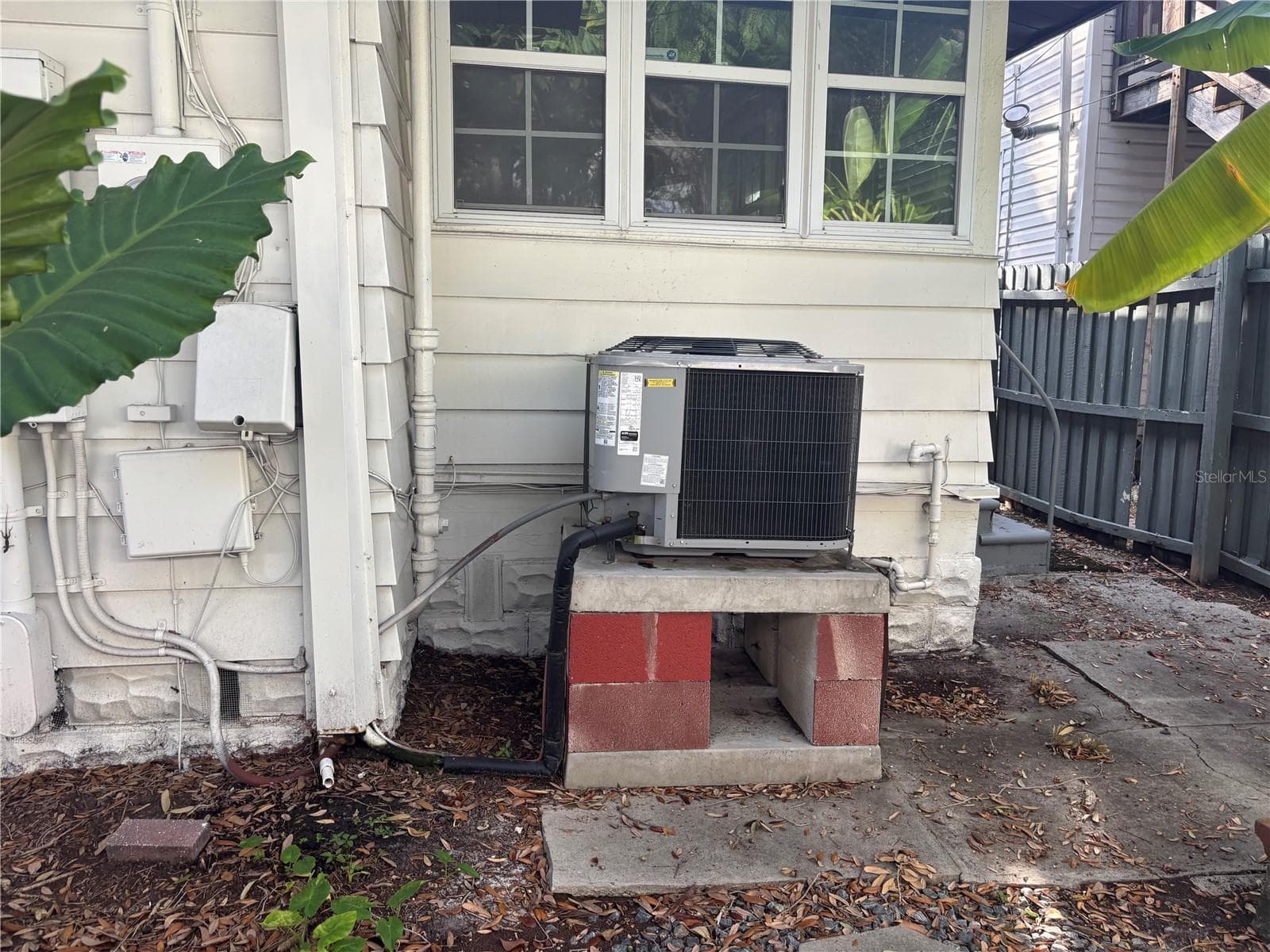 Single Family Residence at 833 11TH AVE N, ST PETERSBURG, photo 25 of 32