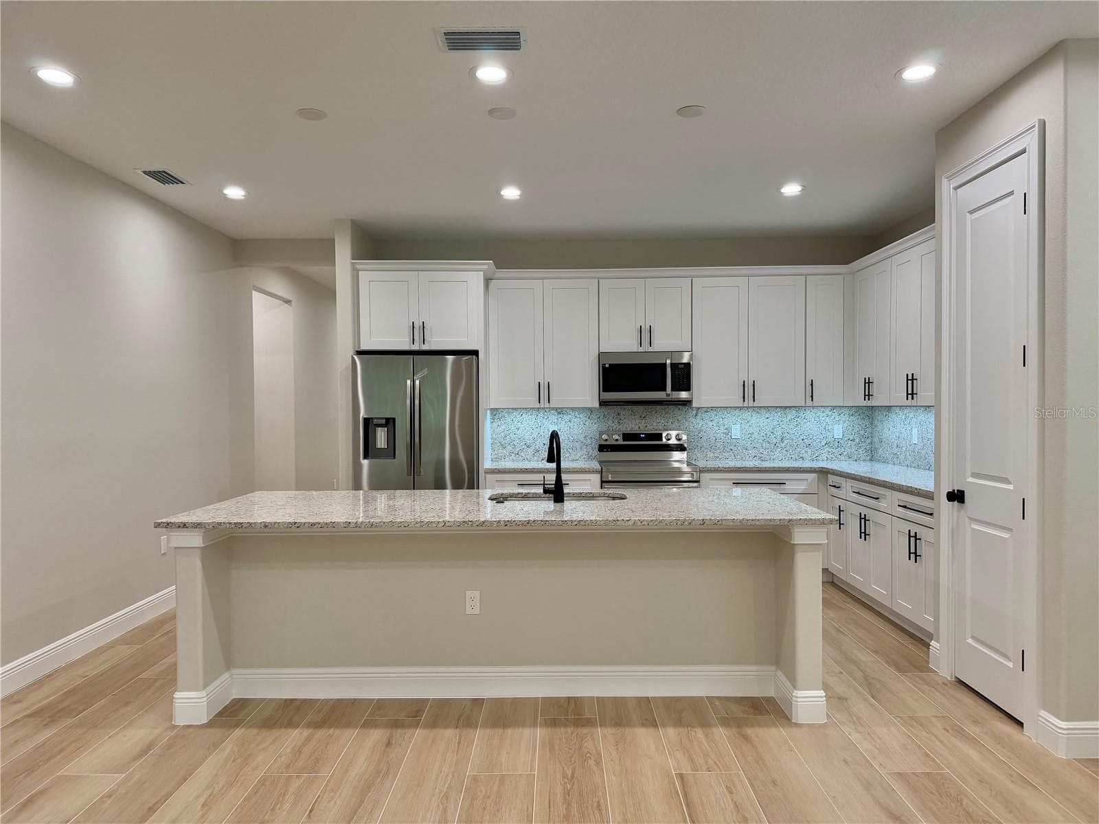 Single Family Residence at 13899 SE 53RD TER, SUMMERFIELD, photo 5 of 21