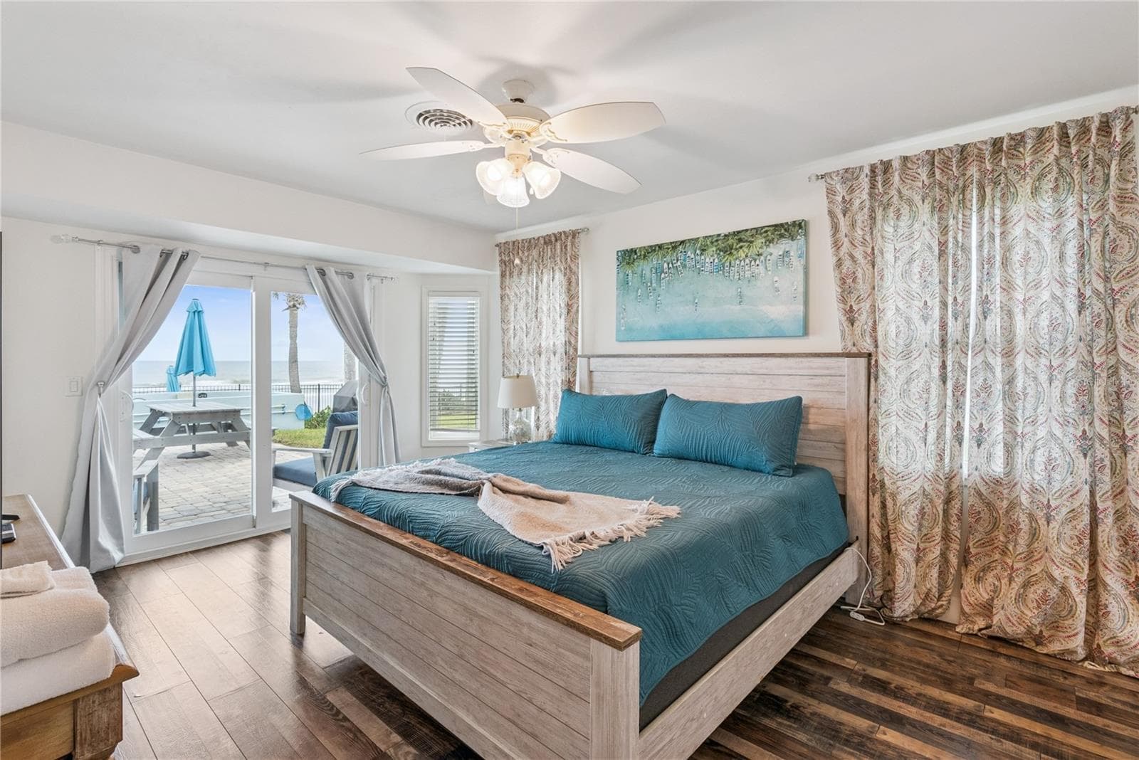 Bedroom 3 is ocean front and has access to the Jack and Jill bathroom - 2707 S ATLANTIC AVE, DAYTONA BEACH SHORES