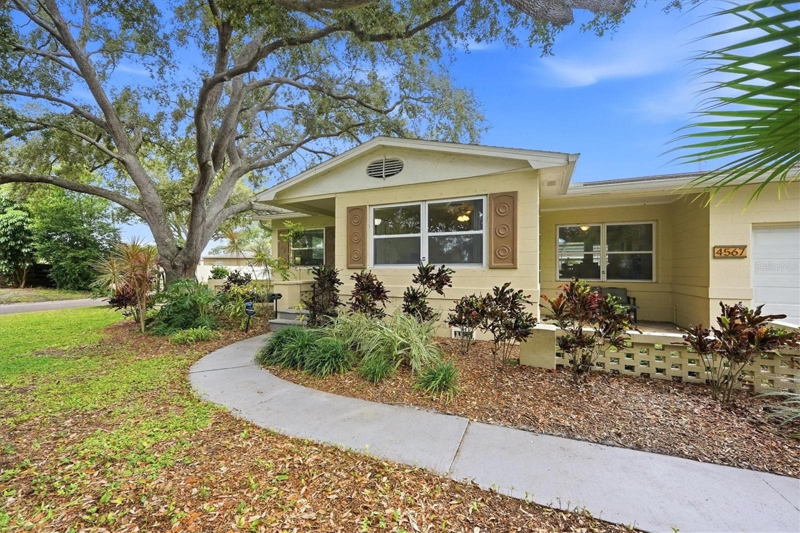 Single Family Residence at 4567 25TH AVE N, ST PETERSBURG, photo 3 of 37