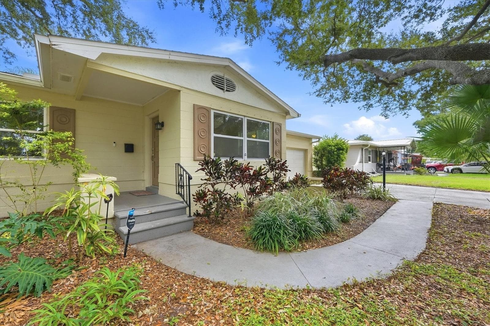 Single Family Residence at 4567 25TH AVE N, ST PETERSBURG, photo 4 of 37