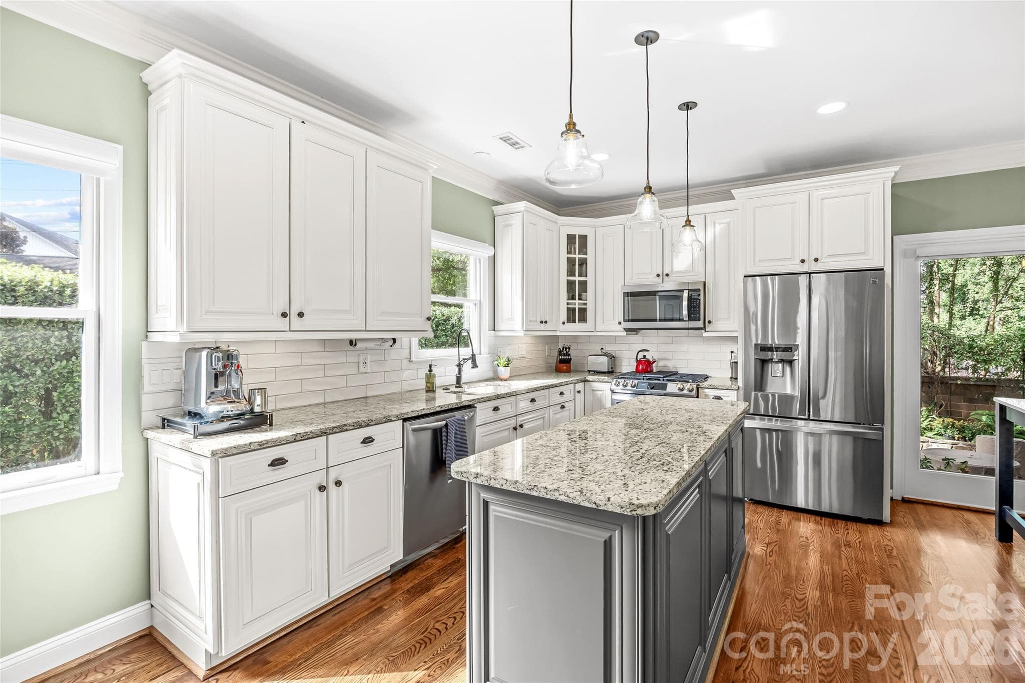 Single Family Residence at 512 Olmsted Park Place, Charlotte, photo 11 of 48