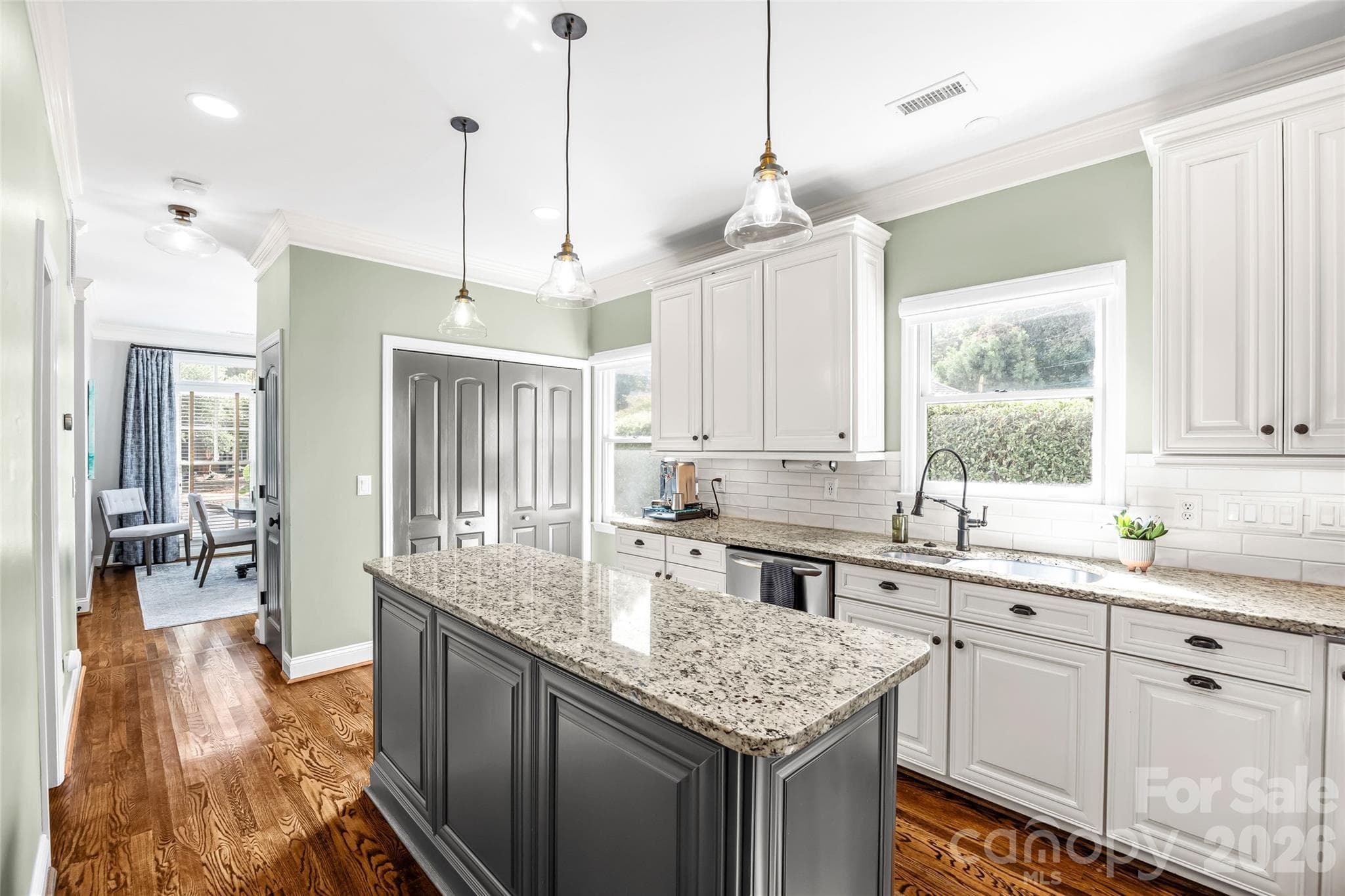 Single Family Residence at 512 Olmsted Park Place, Charlotte, photo 15 of 48