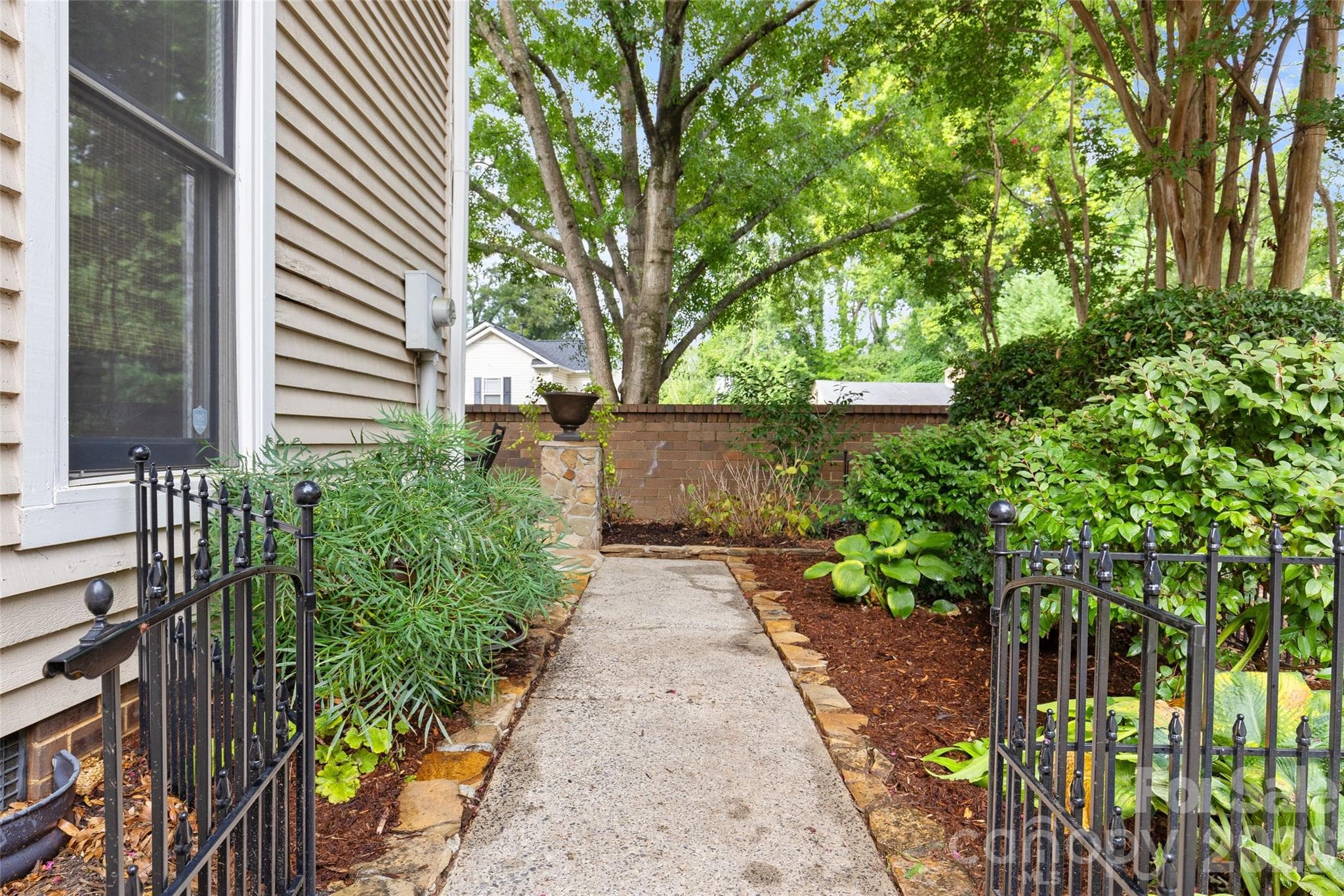 Single Family Residence at 512 Olmsted Park Place, Charlotte, photo 34 of 48