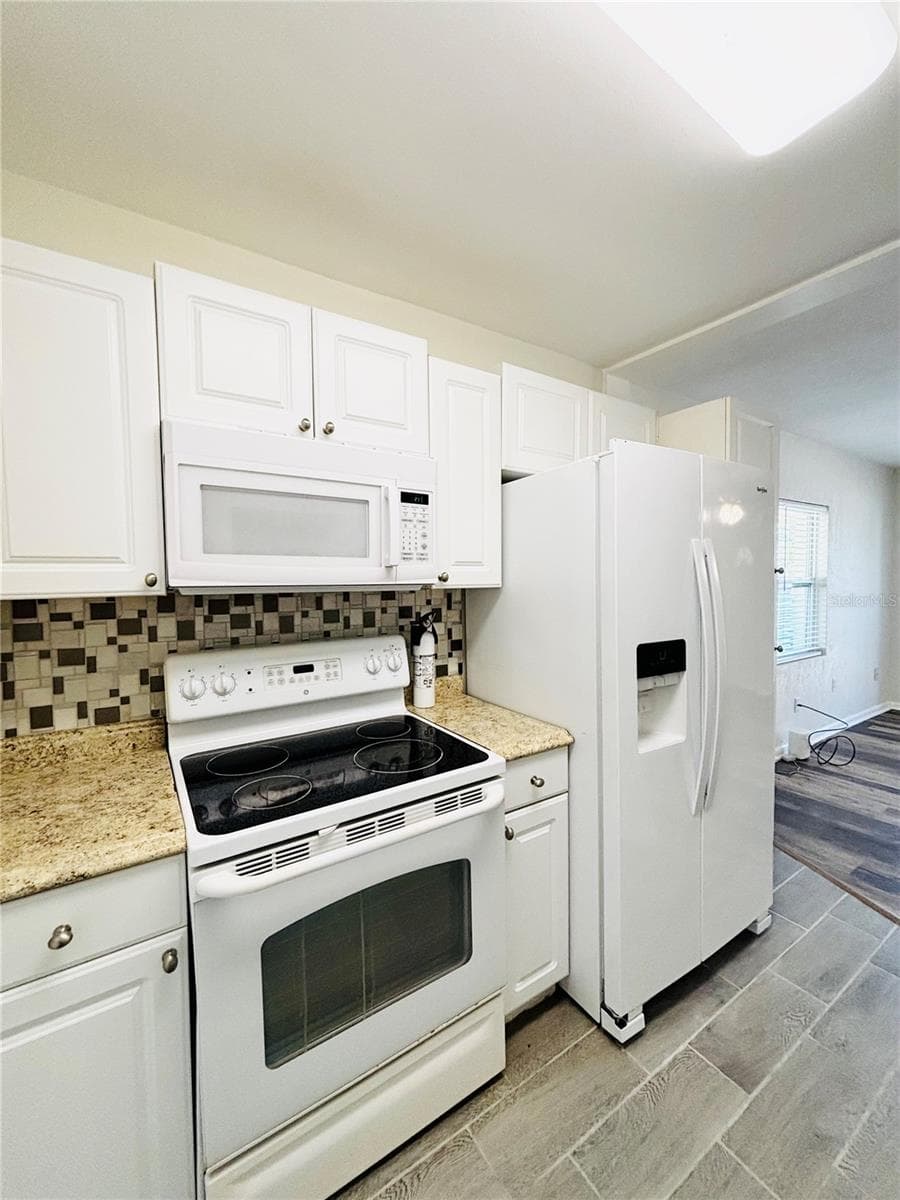 Single Family Residence at 21147 BERSELL AVE, PORT CHARLOTTE, photo 7 of 24