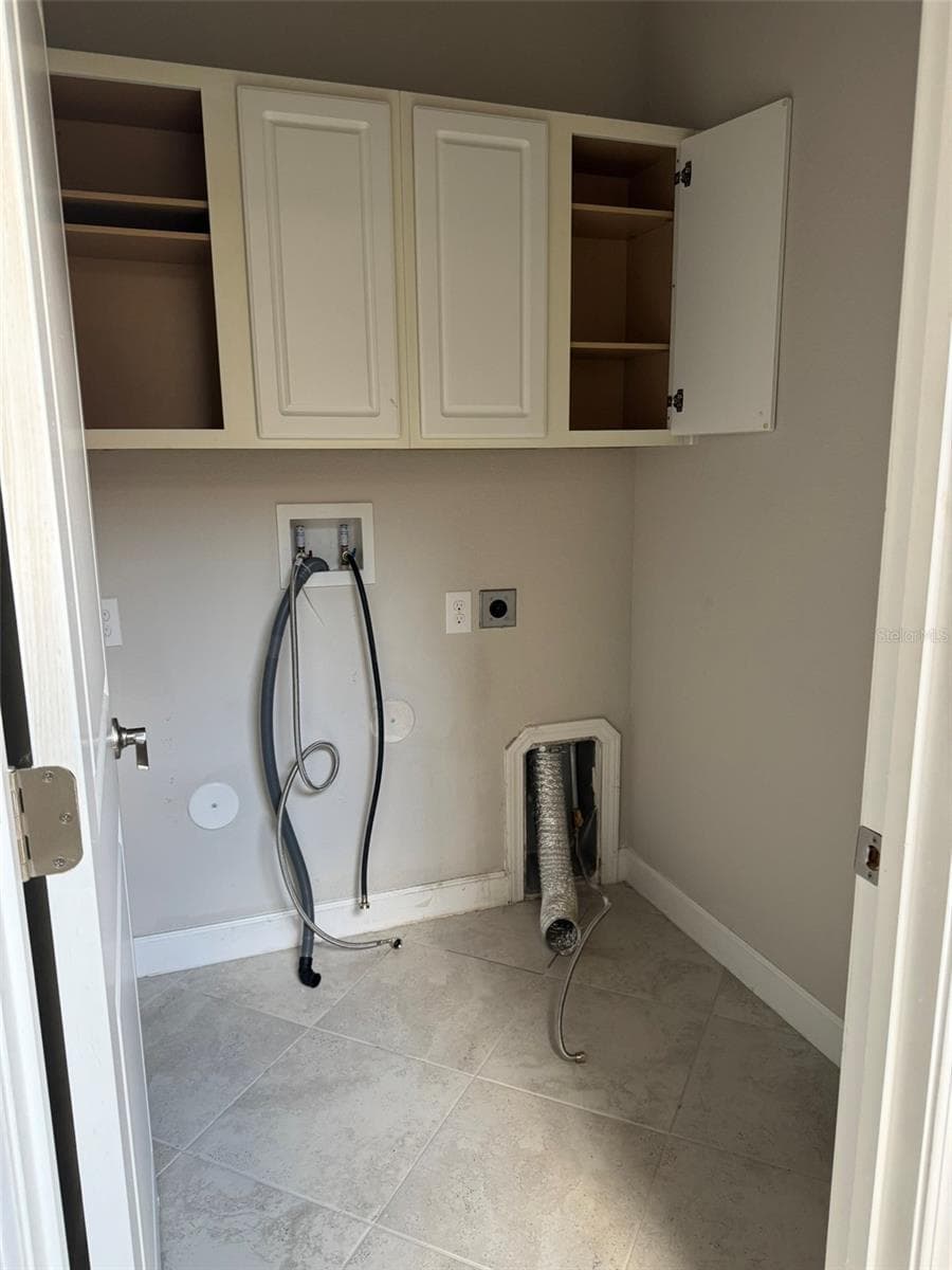 Downstairs Laundry - 3622 PINE RIBBON DR, LAND O LAKES
