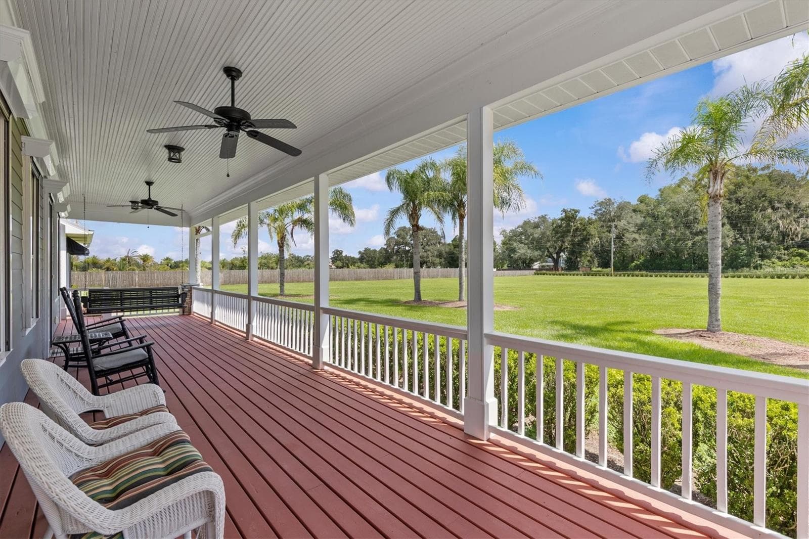 Rocking Chair Front Porch - 195 SPRING LAKE HWY, BROOKSVILLE